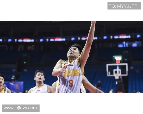 CBA2021赛季广东队与南京队激战正酣精彩瞬间回顾与分析
