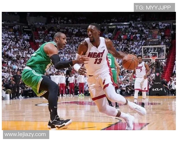 凯尔特人与热火的精彩对决中谁将成为盖帽之王的焦点对比分析 凯尔特人与热火的精彩对决中谁将成为盖帽之王的焦点对比分析