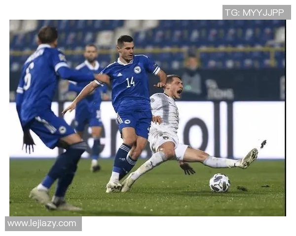 希腊球队与波黑球队激战正酣谁能在这场较量中笑到最后