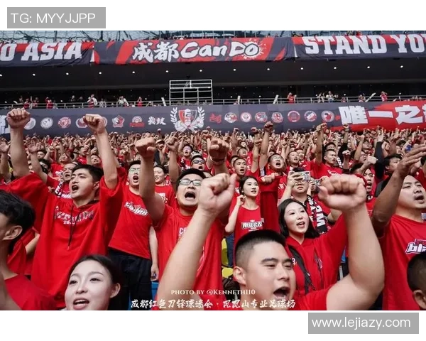 浦和球迷激情对决恒大球队展现足球魅力与文化碰撞